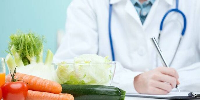 un médecin recommande des légumes pour la prostatite